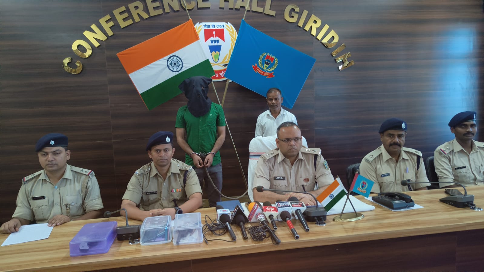 गिरिडीह : 30 आपराधिक मामलों में फरार एनएसपीएम का सरगना गिरफ्तार, देसी पिस्तौल और कई रांउड जिंदा कारतूस बरामद