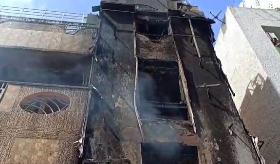 पटना: अथक अपार्टमेंट के एक फ्लैट में लगी भीषण आग, घर का सारा सामान जलकर राख