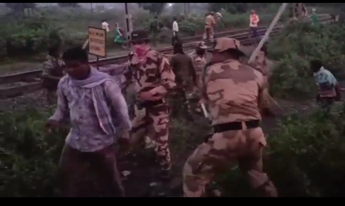 आंदोलन कर रहे मजदूरों पर लाठीचार्ज, मची भगदड़,दर्जनों महिला मजदूर  हिरासत में