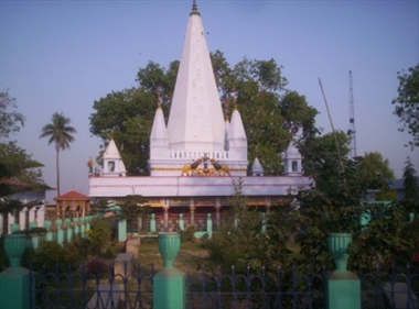 कात्यायनी मंदिर: जहां गिरा था मां का हाथ, गाएं खुद ही अर्पित करने लगीं दुग्धधार