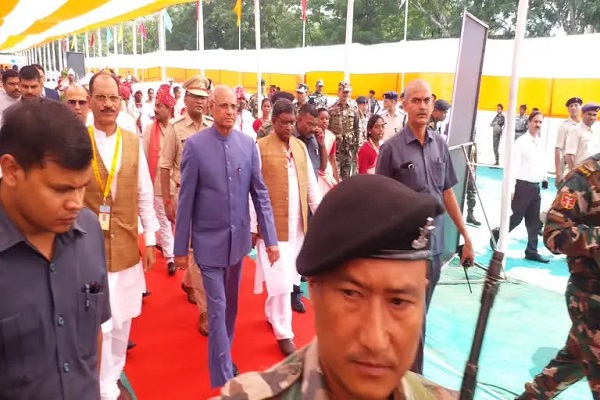 नीलांबर पीतांबर यूनिवर्सिटी के दीक्षांत समारोह में पहुंचे राज्यपाल रमेश बैस, करीब दो घंटे रहेंगे