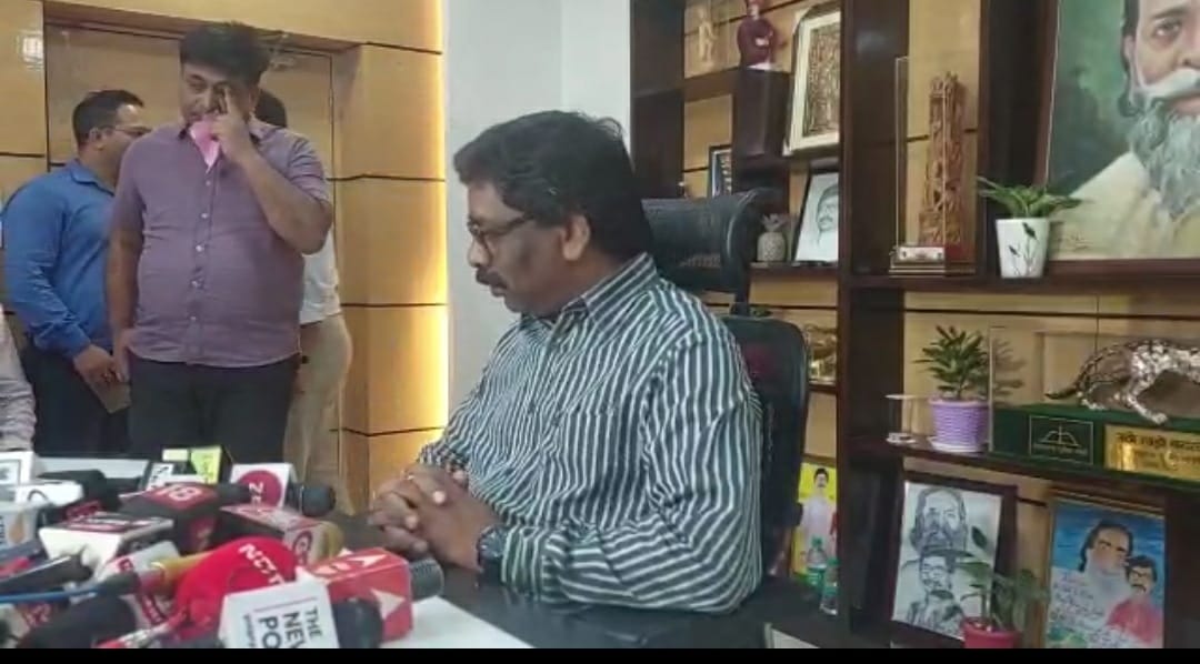 अगर मैं गुनाहगार हूं तो सजा क्यों नहीं दी जा रही, मैं किस हैसियत से पद पर हूं : सीएम हेमंत सोरेन 