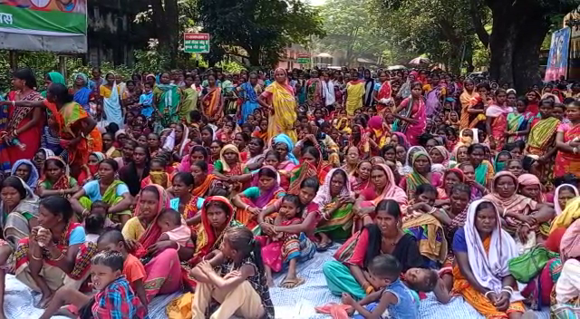 जामताड़ा में अनशन कार्यक्रम, अजय मिश्रा से इस्तीफे की मांग