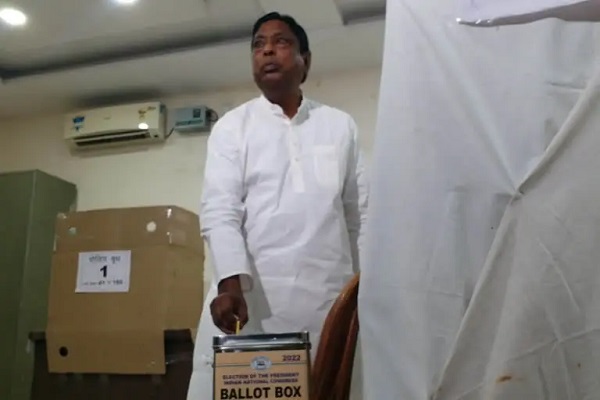 कांग्रेस अध्यक्ष पद चुनाव के लिए झारखंड के 25 डेलीगेट्स ने नहीं डाला वोट, मतपेटी भेजी गई दिल्ली