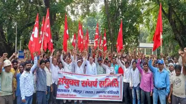 कोलियरी मजदूरों ने घेरा कार्यपालक निदेशक का कार्यालय, जानिए क्या रखी मांगे 