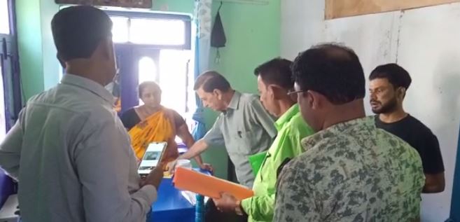 अवैध रूप से क्लीनिक चलाने वालों के खिलाफ स्वास्थ्य विभाग की कार्रवाई, त्रिदेव क्लीनिक पर टीम ने मारा छापा