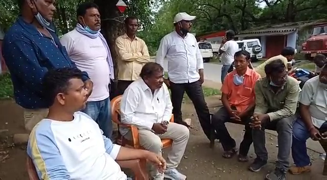 पंचायत चुनाव की तैयारी में जुटे कार्यकर्ता, विधायक कार्यकर्ताओं के साथ कर रहे बैठक