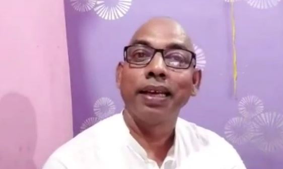 लक्ष्मी पूजा को लेकर दिए गए बयान पर घिरे BJP विधायक, लोगों ने विरोध प्रदर्शन कर फूंका पुतला 