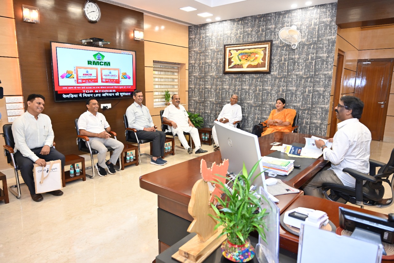 रायपुर में तृतीय राष्ट्रीय आदिवासी नृत्य महोत्सव का होगा आयोजन, सीएम हेमंत को मिला न्योता  