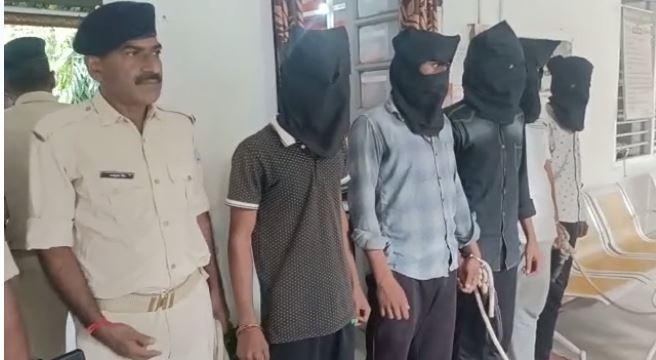 देवघर: मनीष झा हत्याकांड का पुलिस ने किया खुलासा, 7 अपराधी गिरफ्तार   