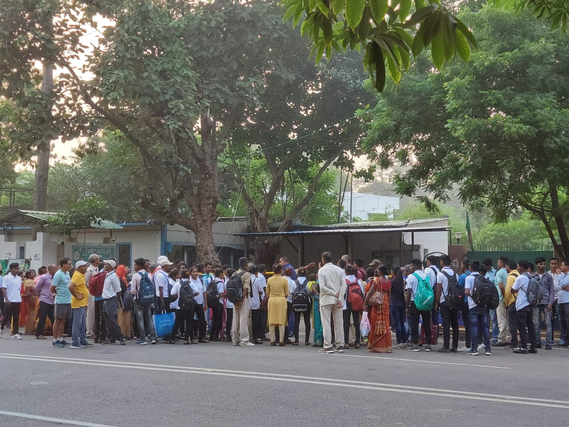 पटना में सुबह-सुबह राबड़ी आवास के बाहर हंगामा, जानिए क्या है मामला 