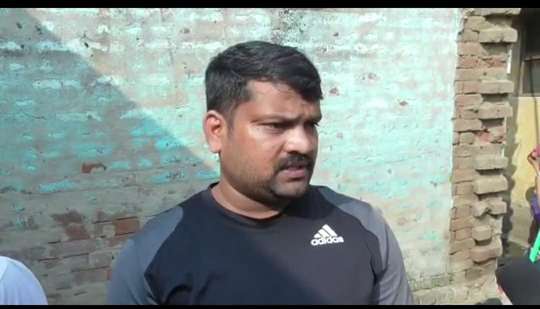 रिकवरी एजेंट उपेंद्र सिंह पर फायरिंग को चचेरे भाई ने साजिश बताया ,जानिए क्या कहा