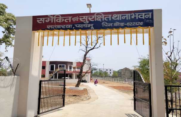 सतबरवा पुलिस को मिली बड़ी सफलता, हथियार फैक्ट्री ध्वस्त, सात हिरासत में