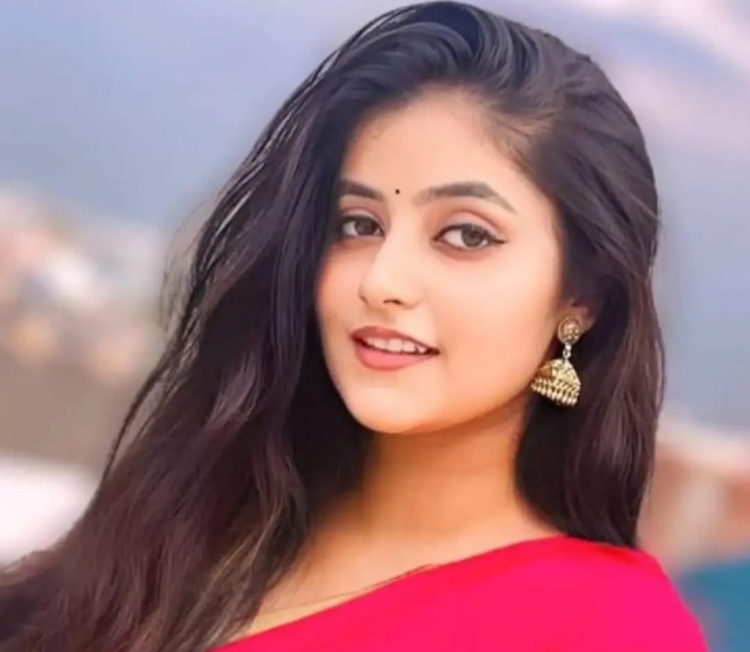 बला की खूबसूरत संचिता बसु के बारे में जानिए अनकही कहानी, सोशल मीडिया पर सनसनी की तरह छा गई हैं 