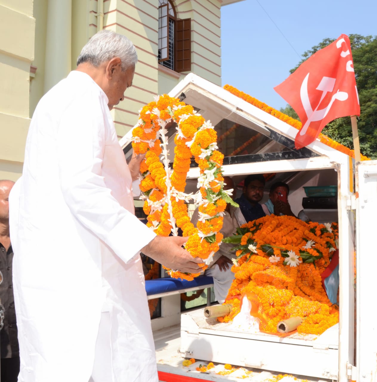 केदारनाथ पांडे का पार्थिव शरीर पहुंचा बिहार विधान परिषद, सीएम नीतीश ने दी श्रद्धांजलि 