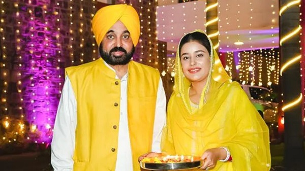 पंजाब के CM भगवंत मान की शादी के बाद पहली Diwali, पत्नी के साथ शेयर की तस्वीर, देखें फोटो