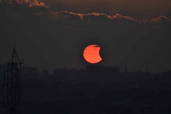 रांची में सूर्य ग्रहण : कैमरे के नजर से देखिए कैसा दिखा ग्रहण का नजारा