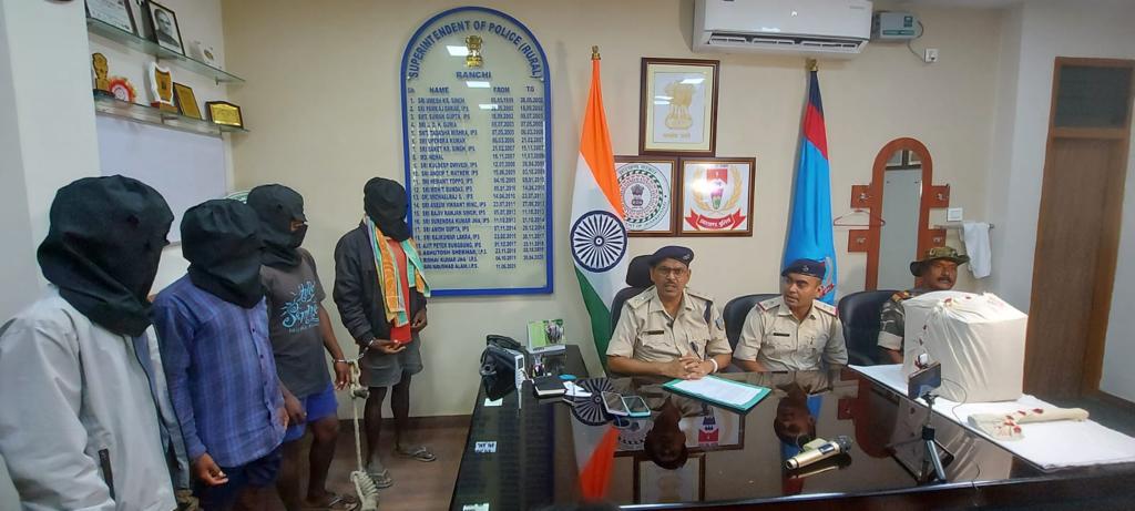 जमीन के विवाद में रिश्तेदारों ने कर दी महिला की हत्या,चार गिरफ्तार