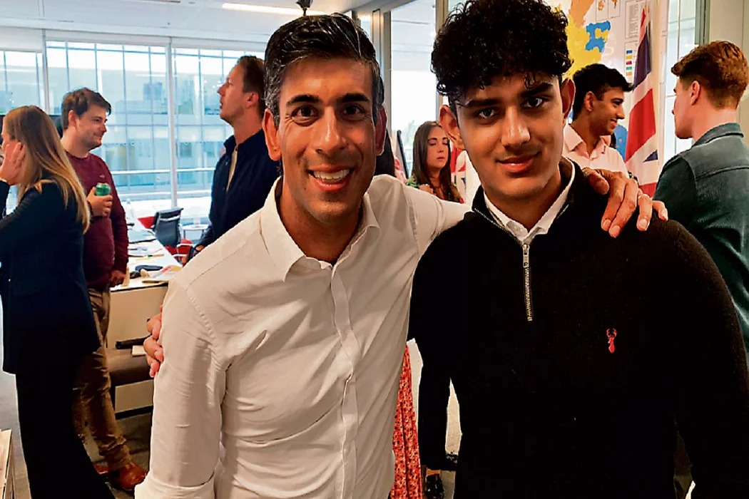 पीएम पद संभालते ही ऋषि सुनक ने किया अपने कोर टीम का ऐलान, झारखंड का बेटा प्रज्ज्वल पांडे भी टीम में शामिल