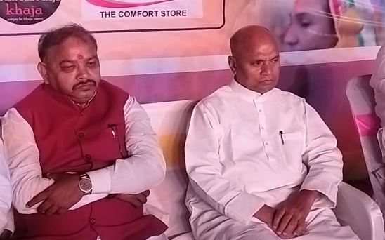 नालंदा: पूर्व केंद्रीय मंत्री आरसीपी सिंह ने छठ महोत्सव का किया उद्घाटन, पीएम मोदी की जमकर की तारीफ 