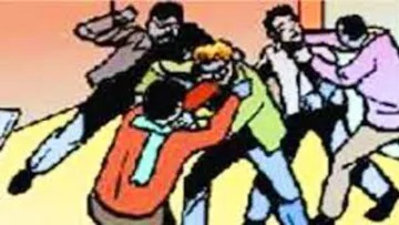 रांची में दो गुटों में झड़प,खूब चलाया गया ईंट, पत्थर और गोली  
