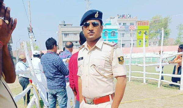 कटिहार : दरोगा ने आत्महत्या करने का बनाया Video, कहा- दुख है मां-बाप के बुढ़ापे का नहीं बन पाया साया