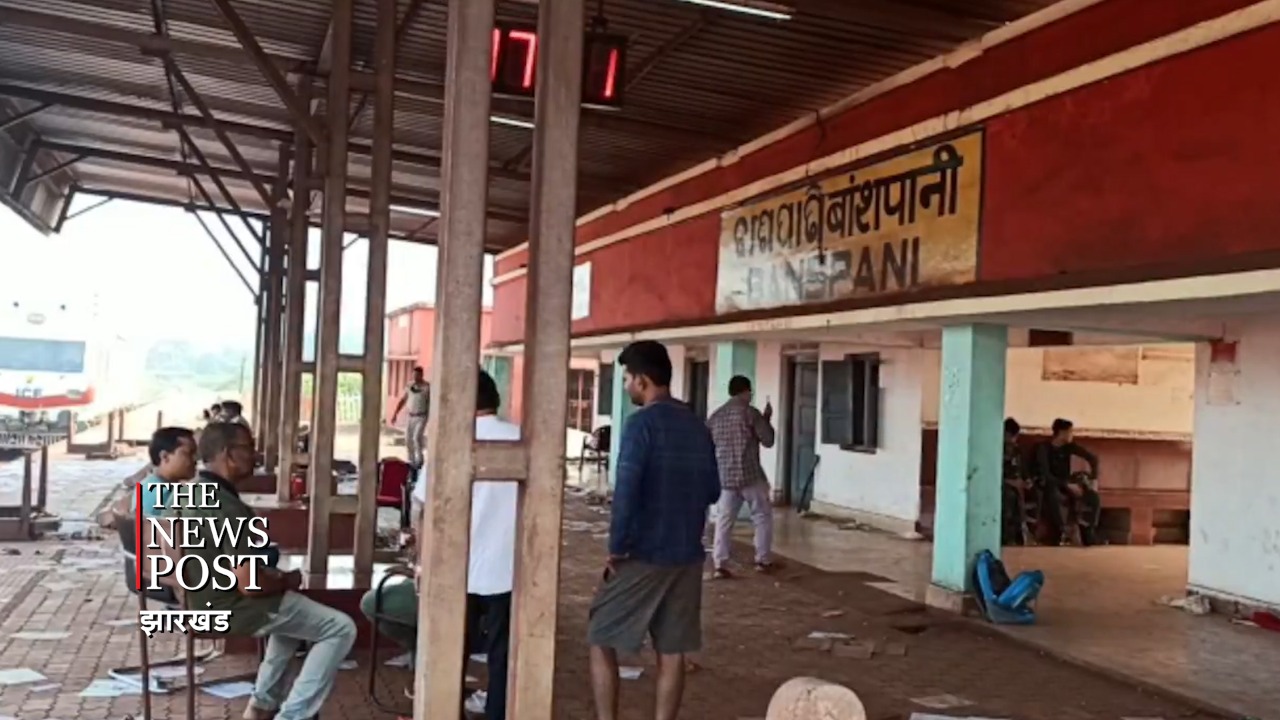 ग्रामीण की मौत के बाद परिजनों का गुस्सा उफान पर, स्टेशन में जमकर तोड़फोड़, कई रेलकर्मी घायल