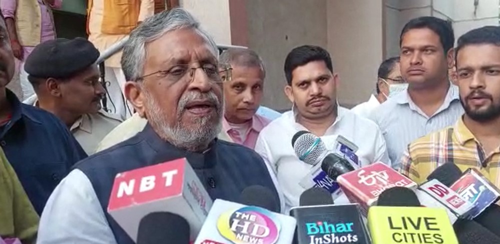 सुशील मोदी ने नीतीश सरकार पर बोला जमकर हमला, नौजवानों की आंखों में धूल झोंकने का लगाया आरोप