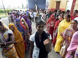 बिहार उपचुनाव: दोनों सीटों पर वोटिंग हुई खत्म, उम्मीदवारों की किस्मत EVM में कैद