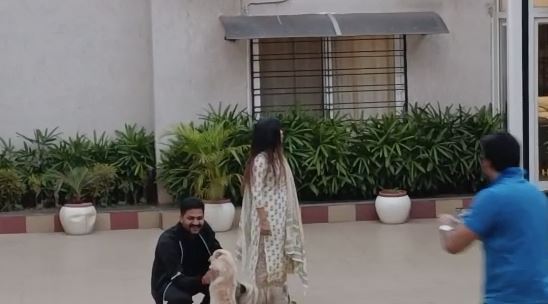 IT RAID : अनूप सिंह के आवास पर 10 घंटे से छापेमारी जारी, विधायक का कुत्तों के साथ खेलते वीडियो आया सामने