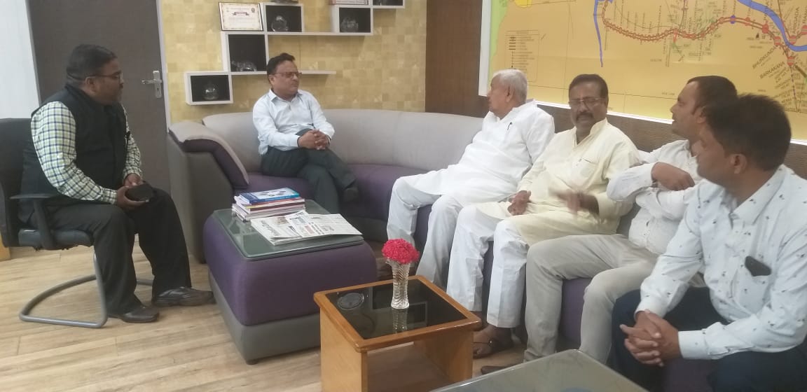 DHANBAD: सांसद मिले डीआरएम से, जानिए किन बातों पर जताया विरोध