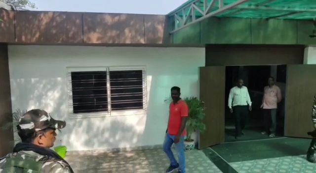 दूसरे दिन भी MLA अनूप सिंह और प्रदीप यादव के ठिकानों पर IT का छापा जारी