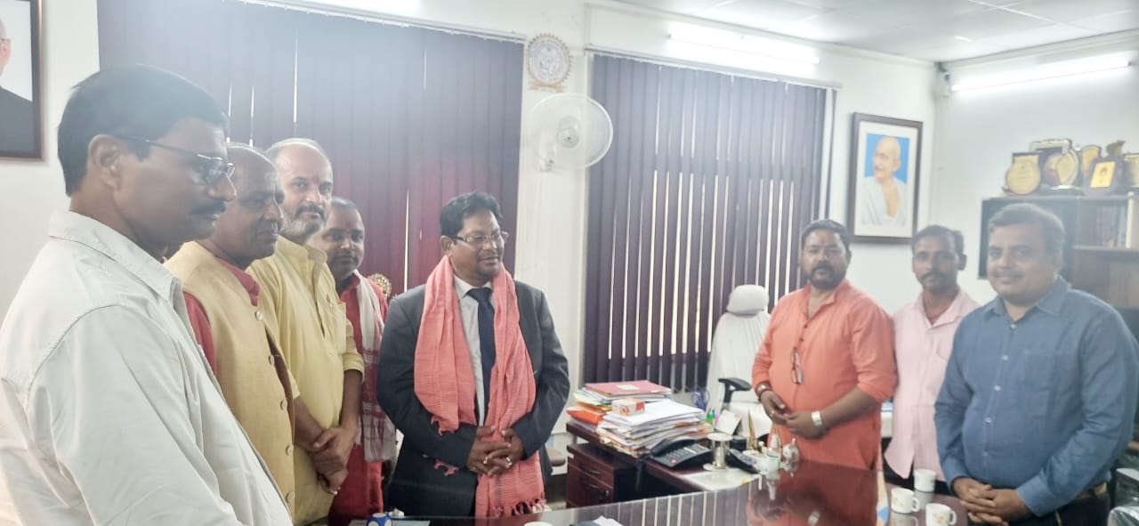 धनबाद : भाजपा प्रतिनिधिमंडल ने बिनोद बिहारी महतो विश्वविद्यालय के कुलपति से की मुलाकात, जानिए क्या की मांग  