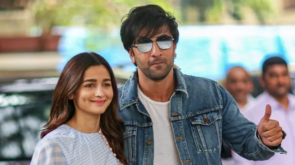 आलिया-रणबीर पहुंचे हॉस्पितल, कपूर खानदान में जल्द गुंजेगी बच्चे की किलकारियां