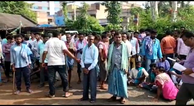 धर्म के नाम पर रोटी सेंकने वालों के मंसूबे फेल, यहां बिगड़ने से पहले ही संभल गई बात