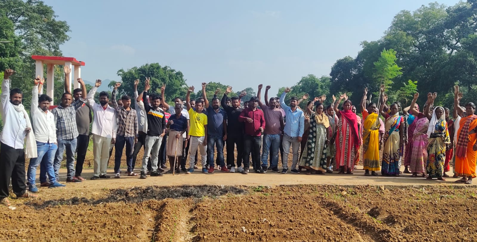 पतरातू : स्थानीय लोगों को देना होगा काम नहीं तो होगा चक्का जाम: स्थानीय विस्थापित मोर्चा