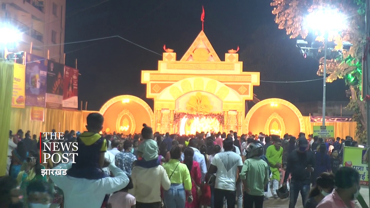 पंडालों में लौटी रौनक, भक्तों को मिला आशीष..!