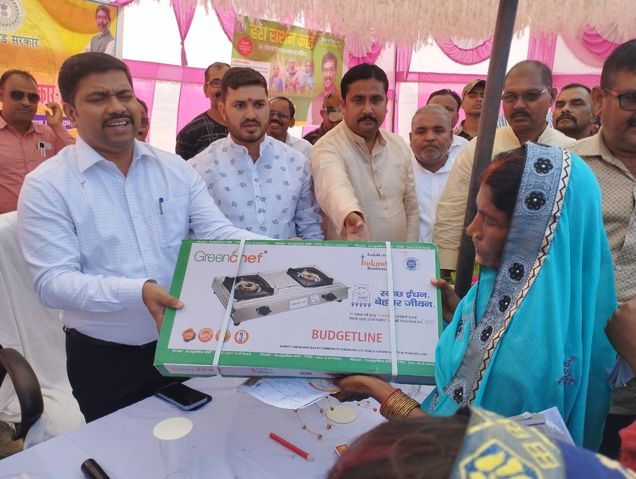 पलामू में आपकी सरकार,आपके द्वार कार्यक्रम के तहत शिविर का आयोजन, उपायुक्त ने कहा योजनाओं का लाभ पहुंचाना ही एकमात्र उद्देश्य 