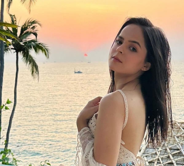 ENTERTAINMENT : तारक मेहता का उल्टा चश्मा की ‘सोनू’ ने अपने हॉट अदाओं से फैंस को किया कायल