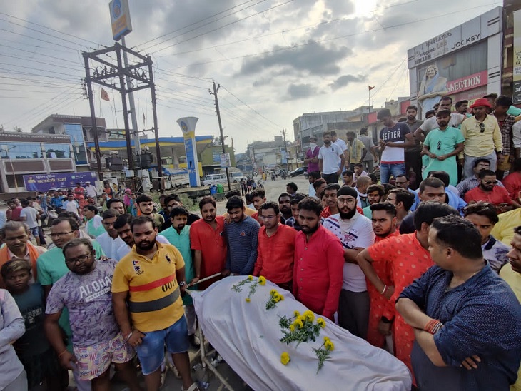 सड़क दुर्घटना मेंं एक की मौत, 26 घायल, चार की हालत नाजुक