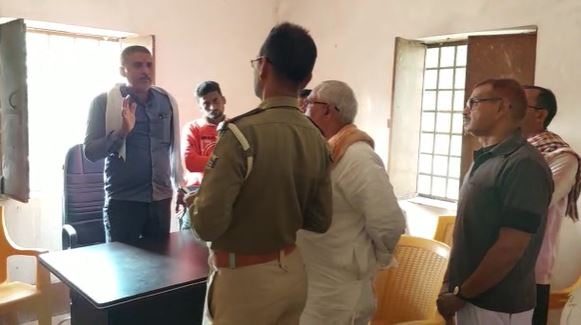 बिहार : जनसुनवाई के दौरान सरपंच को जान से मारने की धमकी,मामला दर्ज  