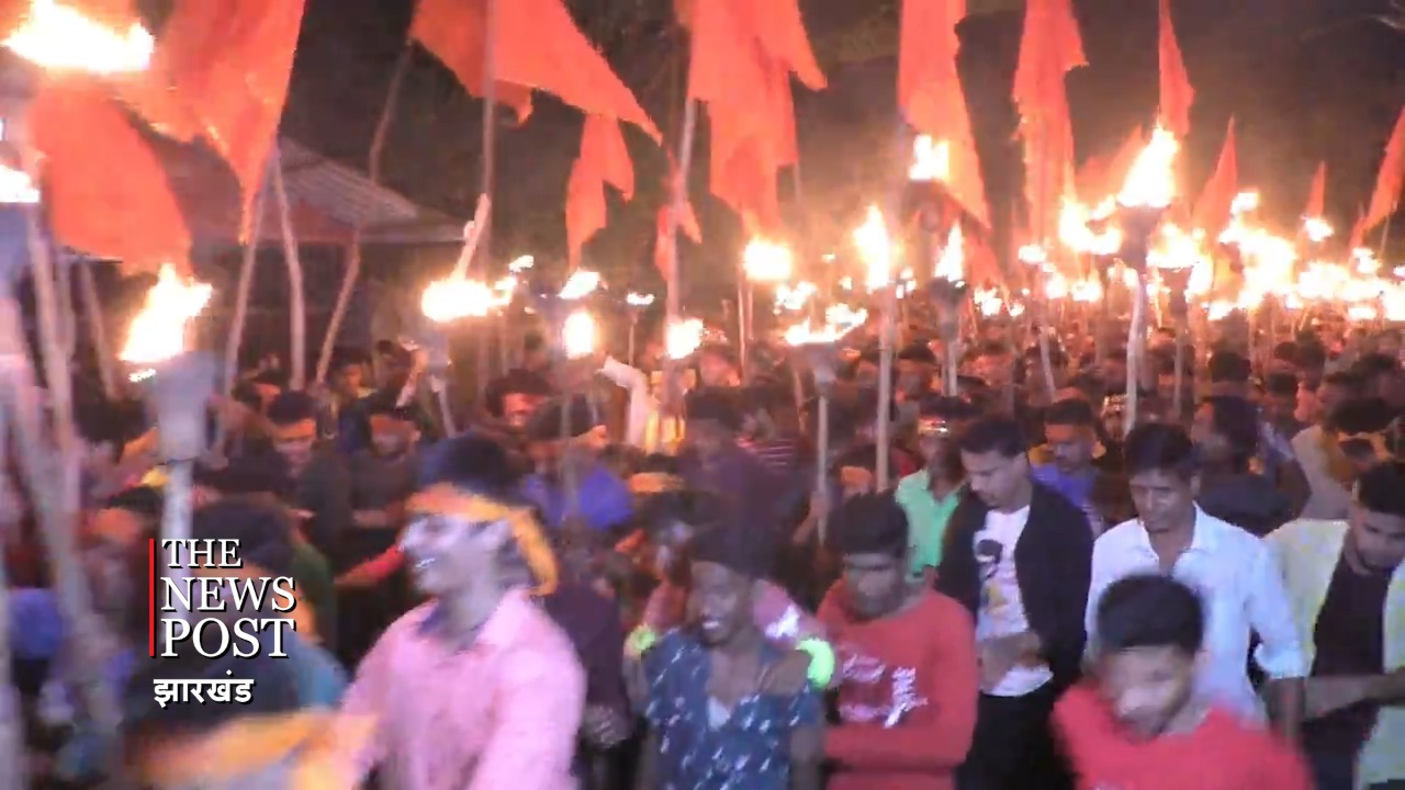 यहां 165 साल से निकलता दुर्गा विसर्जन का मशाल जुलूस, जानिए स्वतंत्रता आन्दोलन से क्या है वास्ता