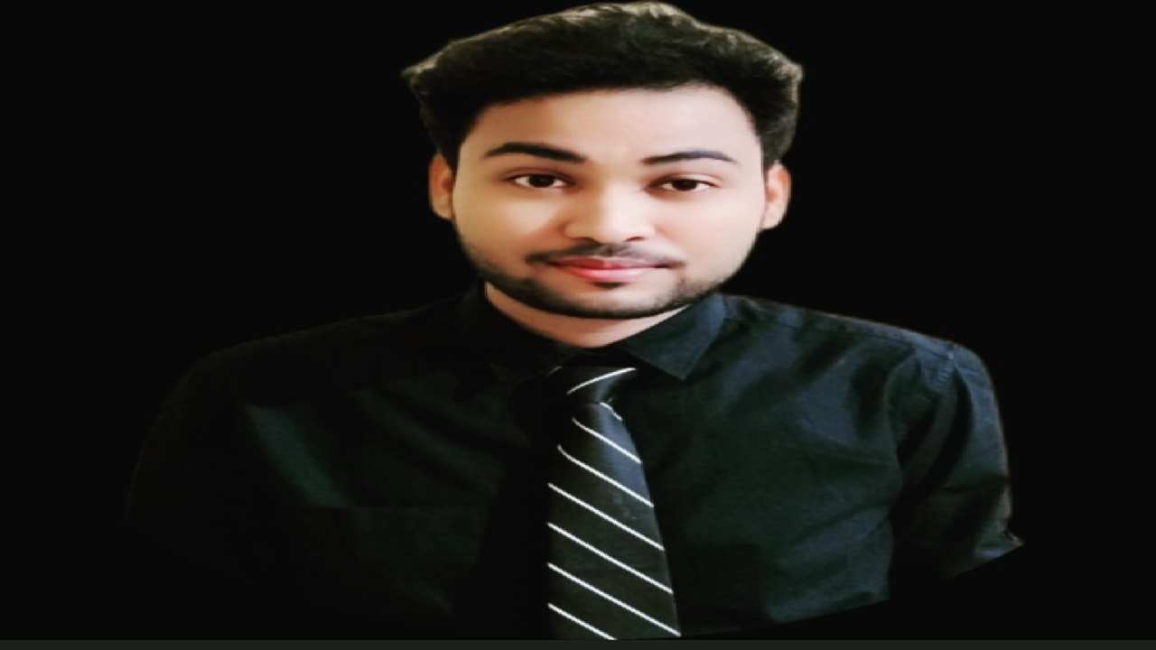 चाईबासा के रोनित मिश्रा ने JPSC परीक्षा में लहराया परचम, जिले का नाम किया रौशन  