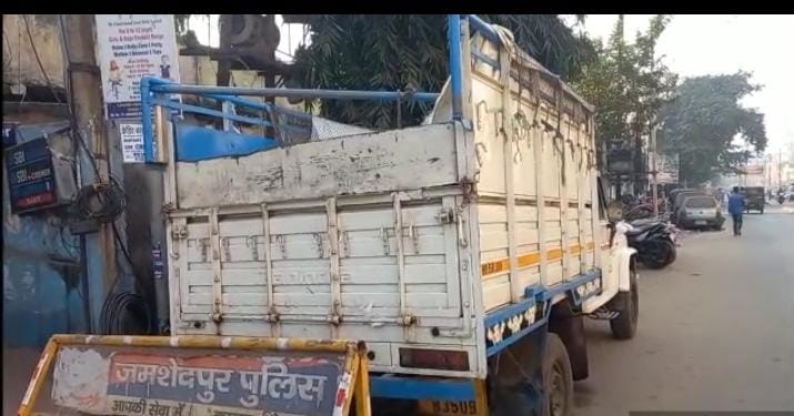 मछली लदे पिकअप से 360 पुड़िया ब्राउन शुगर बरामद, एक गिरफ्तार