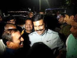 पेरोल समाप्त होने के बाद पूर्व सांसद आनन्द मोहन पहुंचे मंडल कारा सहरसा, जानिए समर्थकों से क्या कहा 