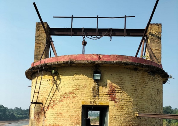 पतरातू : रेलवे कॉलोनी में जलापूर्ति के लिए बना कुंआ हादसे को दे रहा दावत, जानिए पूरी खबर