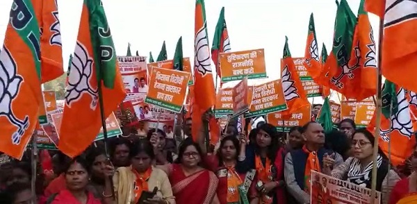 हेमंत सरकार के विरोध में भाजपा की जन आक्रोश रैली, मोरहाबादी मैदान से DC कार्यालय का घेराव करने निकले कार्यकर्ता