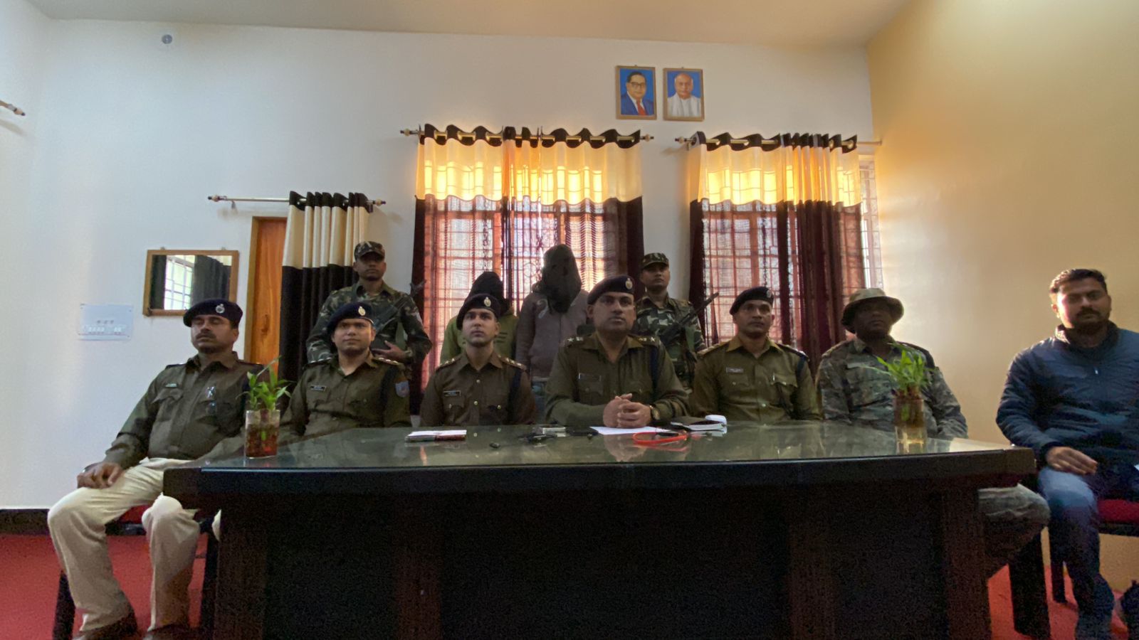 कमलदेव गिरि हत्याकांड के दो आरोपी गिरफ्तार, मुख्य साजिशकर्ता अब भी फरार, पुलिस कर रही छापामारी