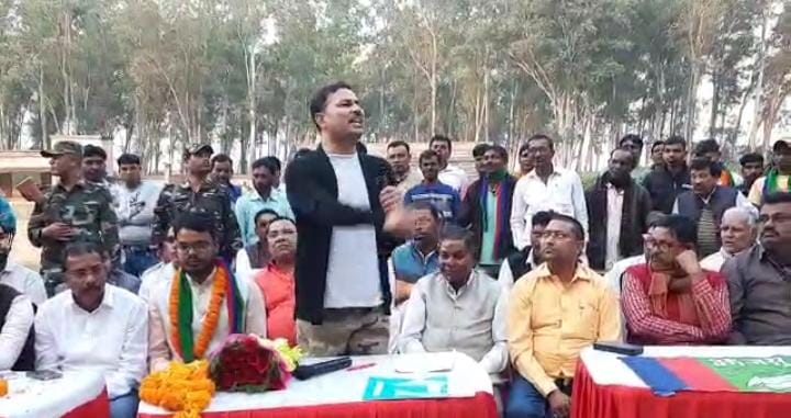 आजसू का मिलन समारोह , पार्टी सुप्रीमो सुदेश महतो की मौजूदगी में नए कार्यकर्ता पार्टी में शामिल 