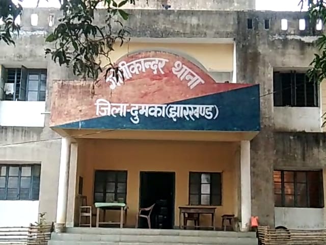 अंधविश्वास की पराकाष्ठा..मिट्टी और गोबर के लेप से मृत शरीर को जिंदा करने की कोशिश